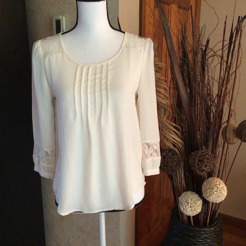 Mine Ivory Lace Blouse Sz S